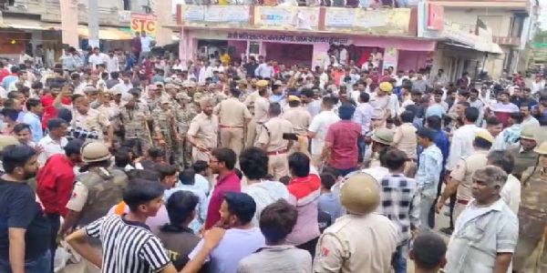 निर्माणाधीन शिव मंदिर में तोड़ फोड़ से फैला आक्रोश, डूंगला में बाजार बंद रख प्रदर्शन