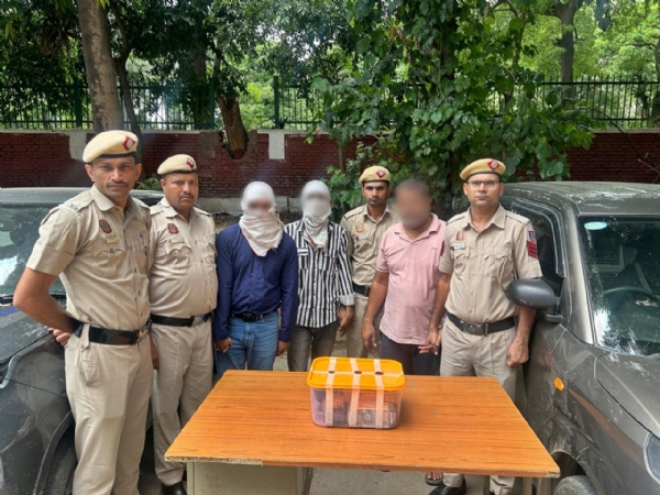 ईडी अधिकारी बनकर लूटपाट करने वाले आरोपितों की फोटो