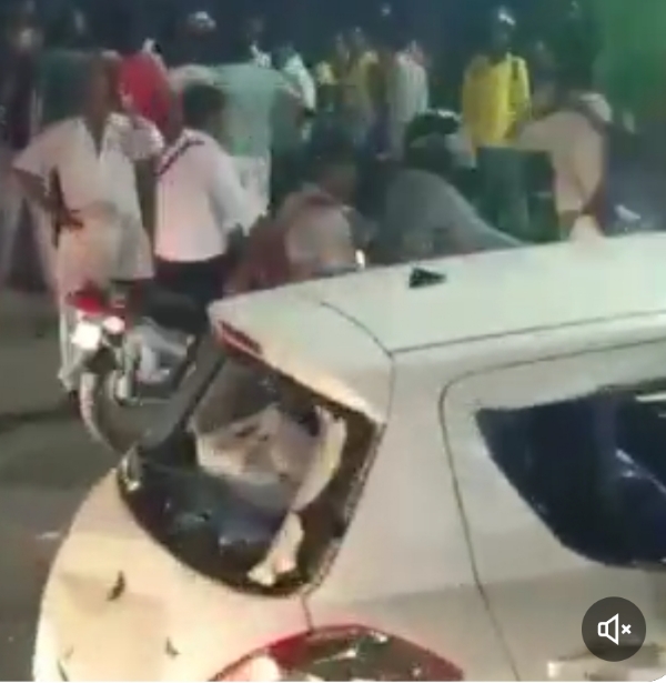 बवाल करते कावड़िये