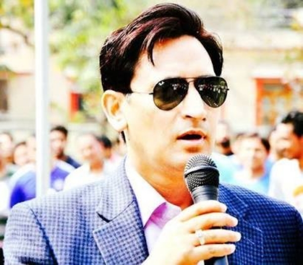 मंडलायुक्त दीपक रावत।