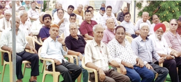 केंद्र सरकार की नीतियों के खिलाफ केंद्रीय कर्मचारियों का हल्ला बोल: बैंकों और बीमा कार्यालयों पर प्रदर्शन