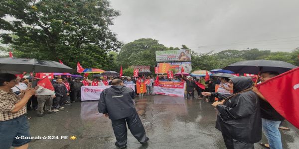 हड़ताल का बैंकिंग, कोयला, बीमा सहित अन्‍य क्षेत्रों पर असर, 550 करोड का कारोबार प्रभावित