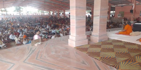 गीता रखने से नहीं, आचरण में लाने से होगा कल्याण: स्वामी अड़गड़ानंद