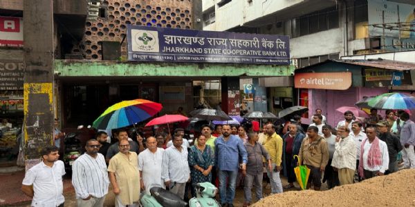 करंट हादसे में मौत, परिजनों को मुआवजा और नौकरी का आश्वासन