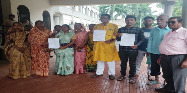मह‍िला सफाई कर्मियों को छह माह से नहीं मिला मानदेय