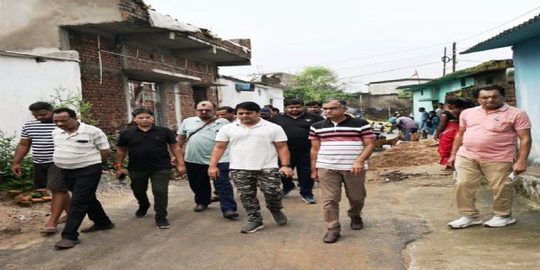 पार्षदों, जनप्रतिनिधियों द्वारा बताई गई जनसमस्याओं का निराकरण सर्वोच्च प्राथमिकता के साथ करें - आयुक्त