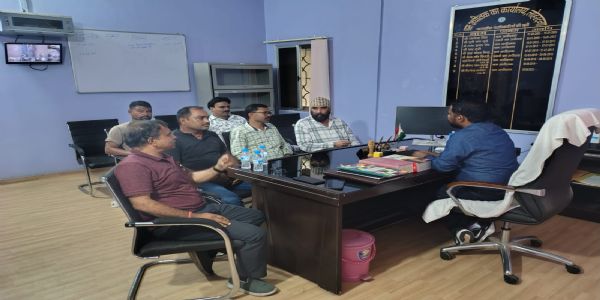 श्रम अधीक्षक ने की बैठक, दिये कई निर्देश
