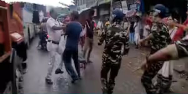 पश्चिम बंगाल में भारत बंद का दिखा मिला-जुला असर