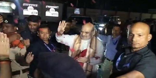 केंद्रीय गृह मंत्री अमित शाह पहुंचे रांची, एयरपोर्ट पर भाजपा कार्यकर्ताओं ने किया स्वागत