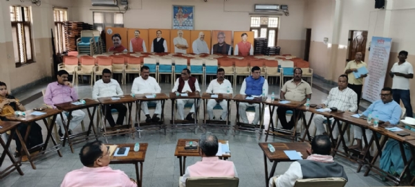 बैठक की तस्वीर
