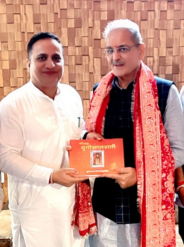 पवन शर्मा ने लद्दाख के एलजी कविंदर गुप्ता से एनईपी 2020, युवा सशक्तीकरण और क्षेत्रीय विकास पहलों पर चर्चा की