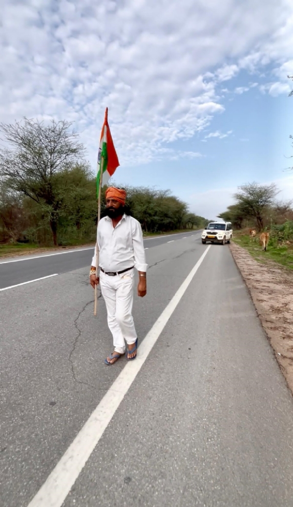 श्री कपिल सरोवर के जीर्णोद्धार-रखरखाव के लिए कोलायत से 11 दिन में 425 किमी पैदल यात्रा कर राजधानी पहुंचे तैराक रमण शर्मा