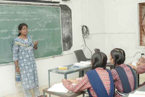 कोरबा : युक्तियुक्त करण से ग्रामीण शिक्षा में आया सकारात्मक बदलाव, विद्यार्थियों में लौटी पढ़ाई की रुचि