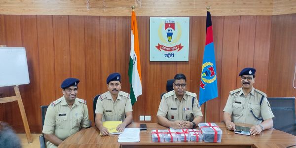 फ्लिपकार्ट हब इंचार्ज के साथ हुई लूट का खुलासा, चार गिरफ्तार