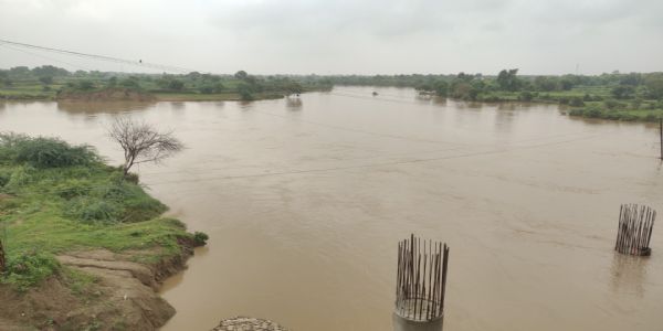 अंचल में उफान ले रहीं चम्बल व क्वारी नदियां तेजी से नीचे की ओर