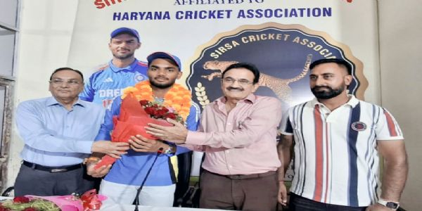 क्रिकेटर कनिष्क चौहान को सिरसा क्रिकेट एसोसिएशन ने किया सम्मनित