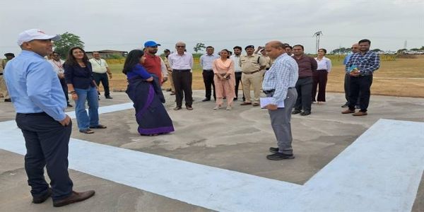 खरगोनः कलेक्टर और एसपी ने किया मुख्यमंत्री के कार्यक्रम स्थल का दौरा