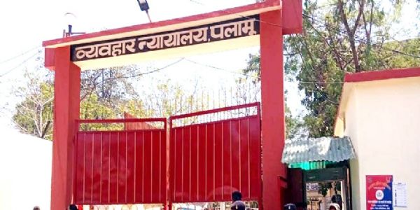 लाठी-डंडे और रॉड से मारपीट करने वाले को पांच वर्ष सश्रम कारावास की सजा