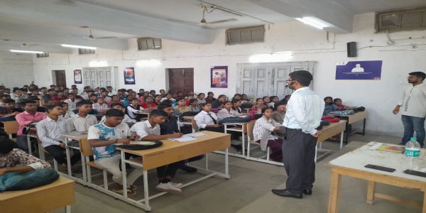 राजकीय पोलिटेकनिक में स्टूडेंट क्रेडिट कार्ड योजना पर विशेष सत्र का आयोजन