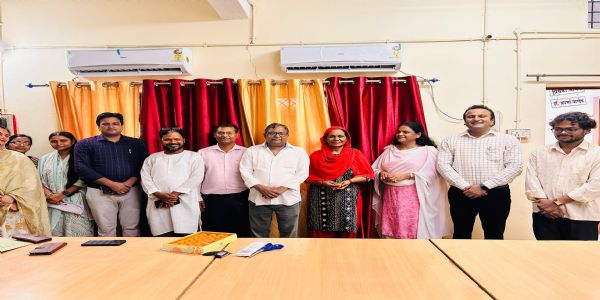 सेवानिवृत्त प्रोफेसर ने एलुमनाई के रूप में विश्वविद्यालय को भेंट किया अनूठा उपहार