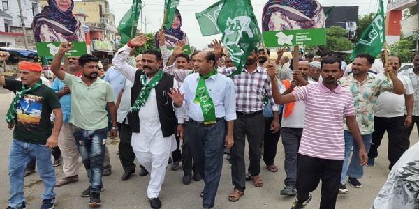 जेकेपीडीपी नेता नरिंदर शर्मा ने आरएस पुरा में पार्टी के स्थापना दिवस समारोह का नेतृत्व किया