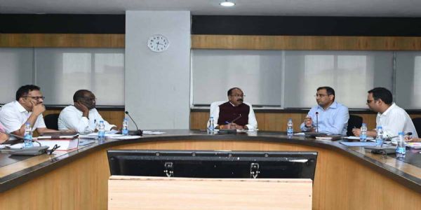 योजनाओं और सुविधाओं के क्रियान्वयन में गति व पारदर्शिता के साथ करें परिणाममूलक कार्य  : अरुण साव