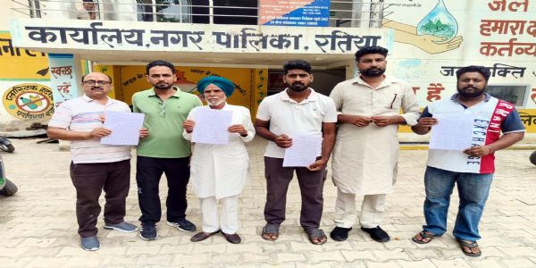 रतिया पालिका में हंगामा, प्रधान की कुर्सी पर बैठने को लेकर विवाद में प्रधान पति और पार्षद भिड़े