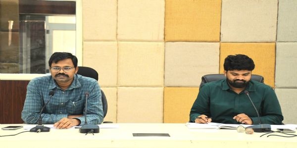 बलरामपुर : महिला एवं बाल विकास विभाग की समीक्षा बैठक संपन्न
