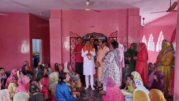 MLA Jasrotia and his wife organised kirtan and bhandaar at Durga Mata Mandir in Barwal