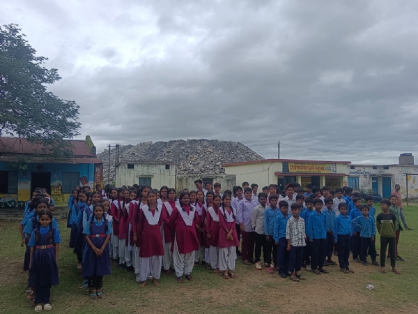 विद्यालय के बच्चे
