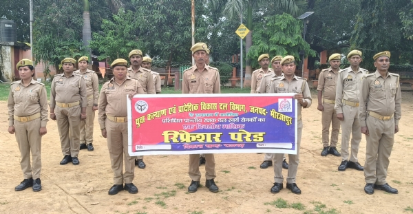 विकास खंड राजगढ़ में पीआरडी स्वयंसेवकों की मासिक रिफ्रेशर परेड का आयोजन।