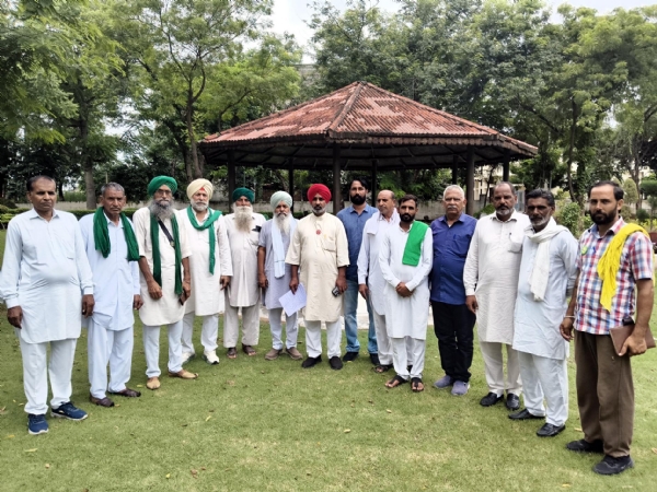फतेहाबाद। संयुक्त किसान मोर्चा की बैठक में भाग लेते विभिन्न किसान संगठनों के पदाधिकारी।