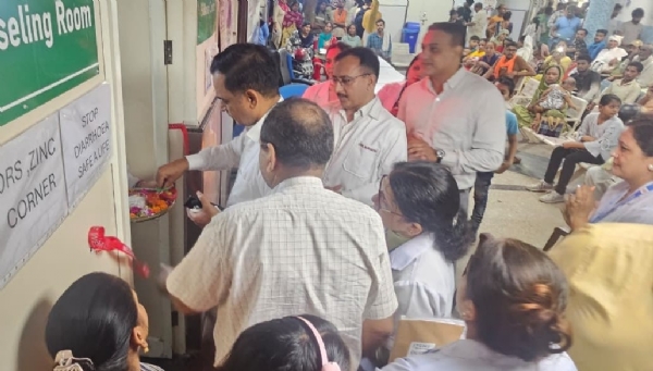 विश्व स्तनपान दिवस का शुभारंभ करते उपायुक्त वीरेंद्र दहिया