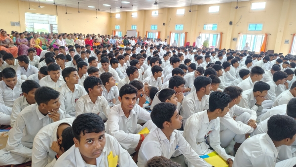 उपस्थित। छात्र