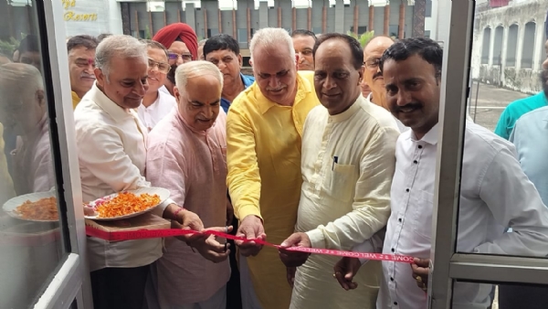 कारयालय का उदघाटन करते भाजपा विधायक्््