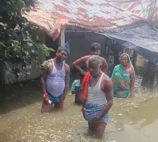 बाढ़ से हालात