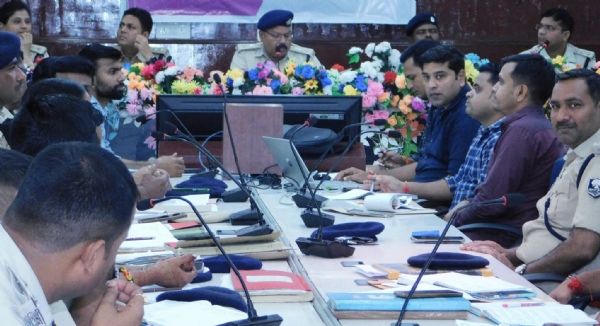 अररिया फोटो:एसपी क्राइम मीटिंग में पुलिस अधिकारी