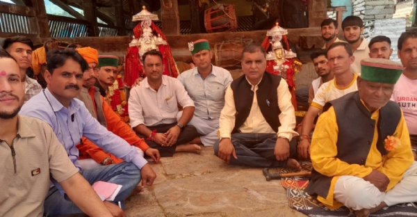 पांगणा बेहड़े से प्रस्थान करने से पूर्व गुग्गा व गुगड़ी।