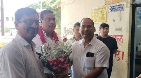 फोटो - उद्घाटन करते हुए