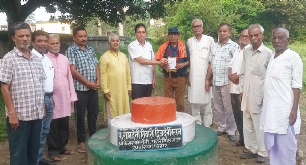 अररिया फोटो:शायर संजयबकुमार कुंदन को सम्मान