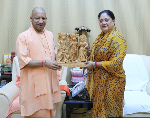 योगी से मिलीं वसुंधरा