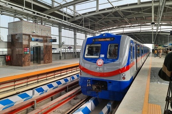 ग्रीन और पर्पल लाइन पर  मेट्रो ने किया ट्रेन का विस्तार