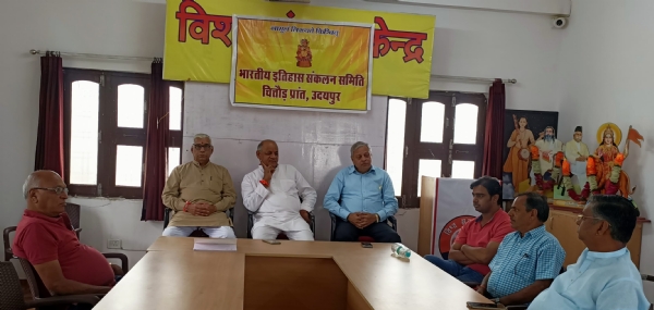 गलत तथ्यों को हटाने के लिए शीघ्र अधिसूचना जारी करे एनसीईआरटी - इतिहास संकलन समिति