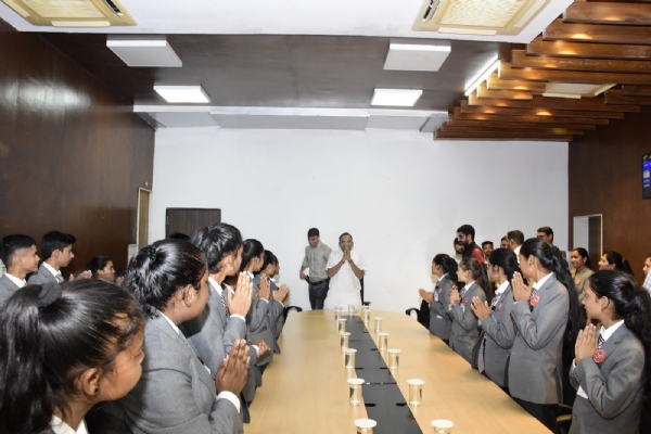 इसरो के श्रीहरिकोटा स्थित सैटेलाइट लॉन्चिंग सेंटर के शैक्षणिक दौरे पर