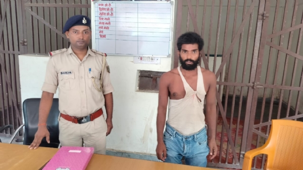 माता-पिता और पत्नी पर कुदाल से हमला करने वाला पुत्र