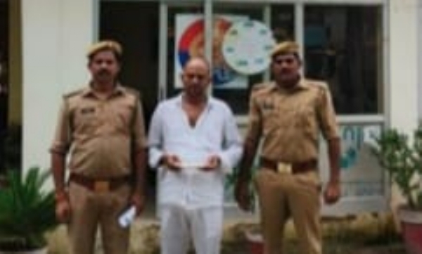 युवक को गोली मारने वाला २५ हजार रुपये का ईनामी आरोपी गिरफ्तार