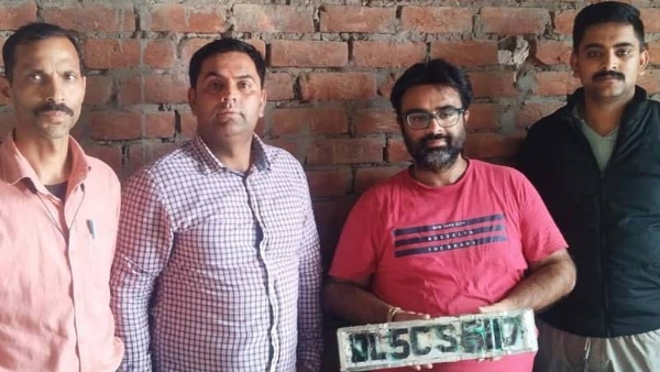 पुलिस की गिरफ्त में किडनैपर