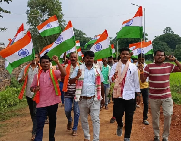 भाजपा लोहण्डीगुड़ा मंडल ने निकाली तिरंगा यात्रा
