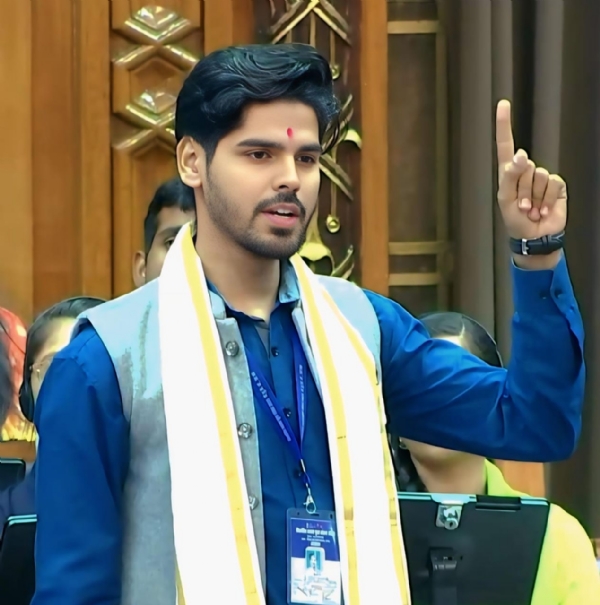 लाल किले के स्वतंत्रता दिवस समारोह में शामिल होंगे गोरखपुर विश्वविद्यालय के शोधार्थी अभिषेक श्रीवास्तव*.                                                               *राष्ट्रपति भवन में भोज हेतु आमंत्रित भारत के विशेष युवाओं में शामिल*