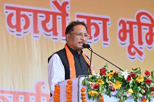 मुख्यमंत्री विष्णुदेव साय कार्यक्रम को संबोधित करते हुए